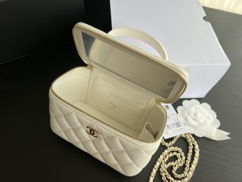  Handbag   Chanel  AP2199  size 17cmx9.5cmx8 cm