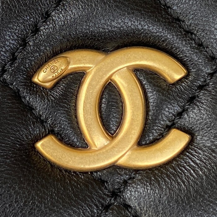  Handbag Chanel AS3318  size  12.5*17*7 *cm
