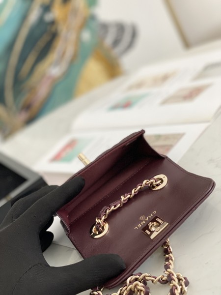  Handbag   Chanel 82768  size 12.5 2.5 9 cm