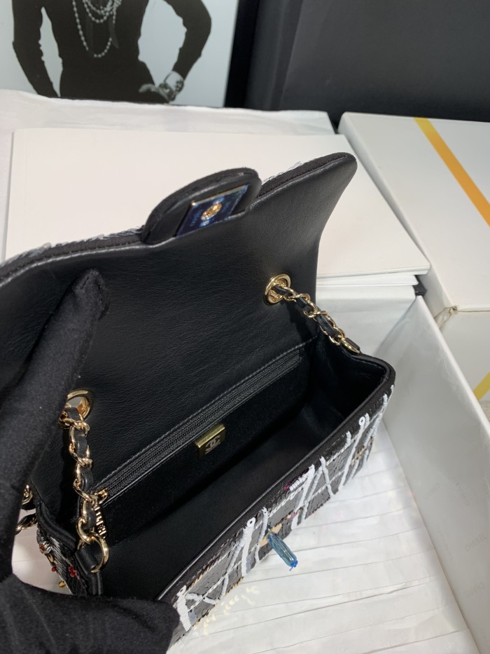  Handbag  Chanel  size 19 Cm