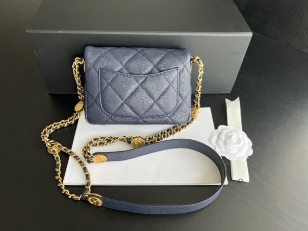 Handbag   Chanel  AP3368 size  18 cm