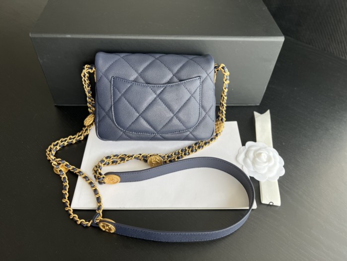 Handbag   Chanel  AP3368 size  18 cm