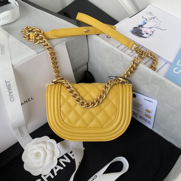  Handbag  Chanel  AS3315  size  15x9.5x4.5 cm 