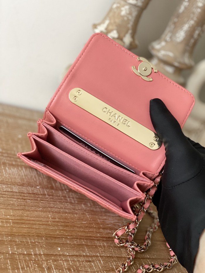  Handbag  Chanel   81209  size 12.5 cm  