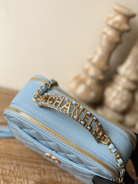  Handbag   Chanel  AP3222  size  19*13.5*7* cm