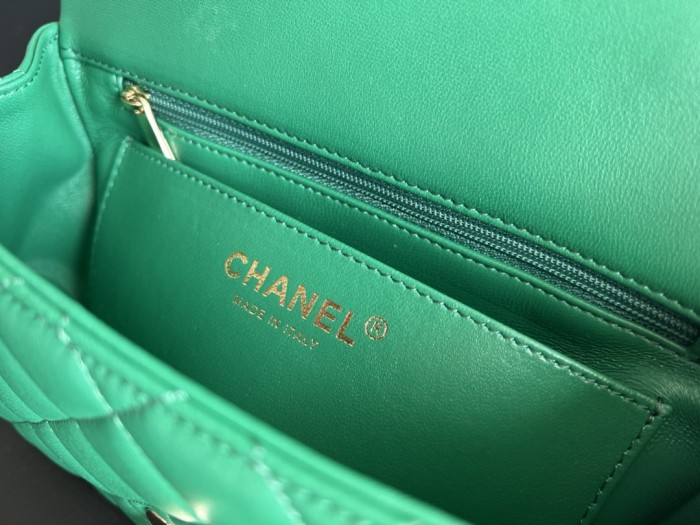  Handbag  Chanel   AS2431  size  20cmx13cmx9 cm