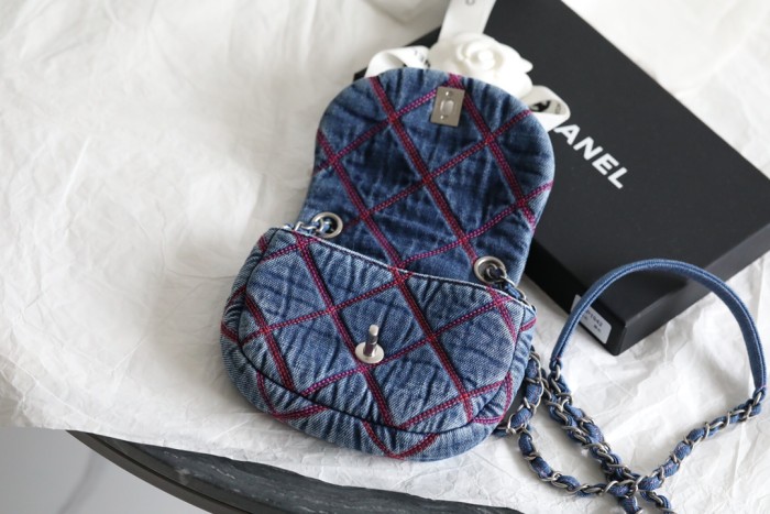  Handbag   Chanel  size  22 cm