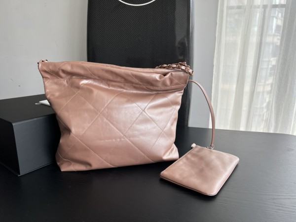  Handbag  Chanel  size  35cmx37cmx7 cm