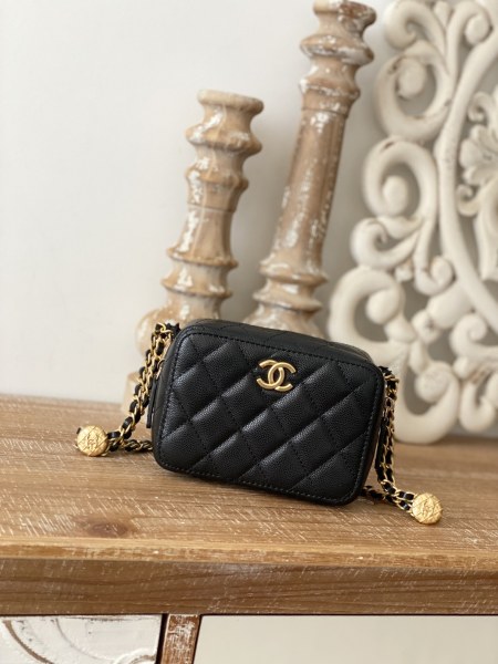  Handbag   Chanel 2858  size  14x10x7 cm