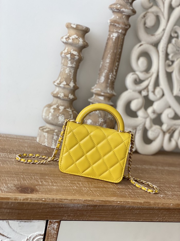  Handbag  Chanel  81209  size  12.5 cm