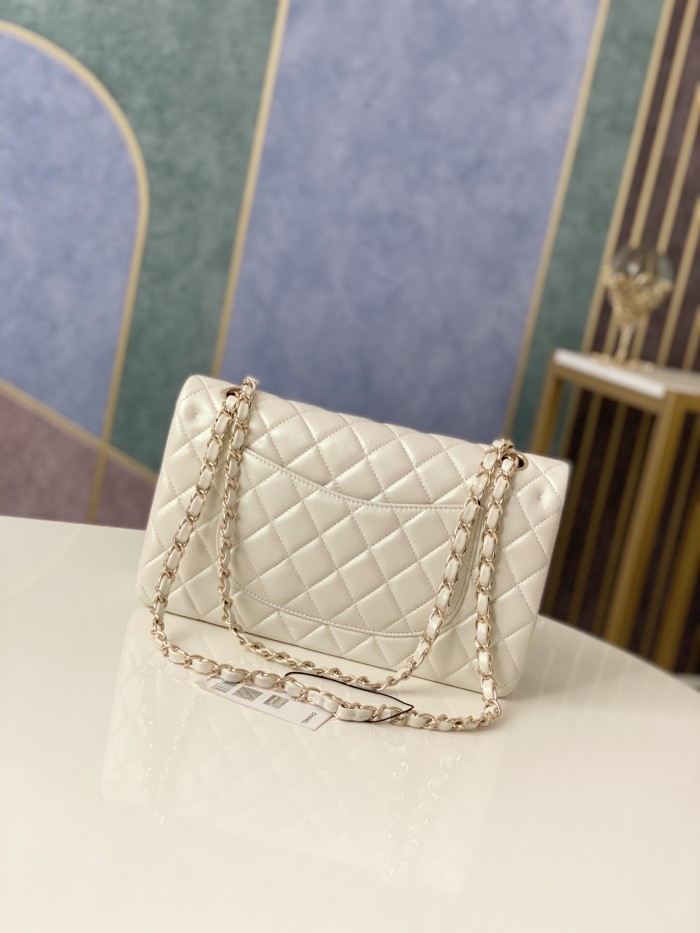 Handbag   Chanel  size  25  cm