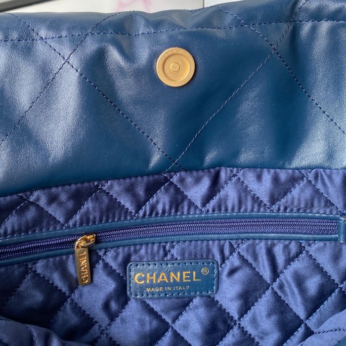  Handbag   Chanel  AS3261  size  39×42×8 cm