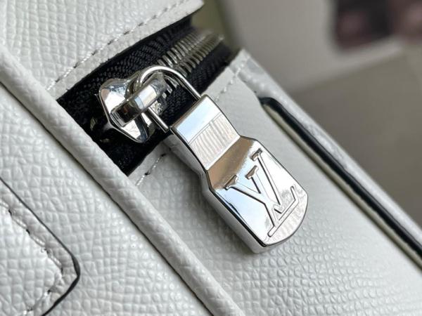 Handbag Louis Vuitton M30873 size 29.5x20x10.5 cm