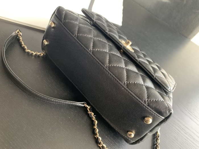  Handbag   Chanel  2215  size 19 cm