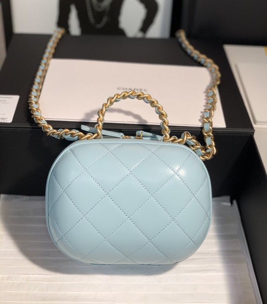  Handbag   Chanel 1050 