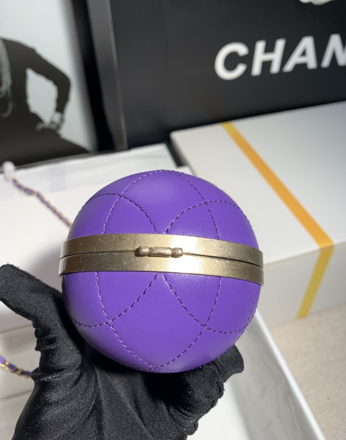  Handbag   Chanel  size 8 cm