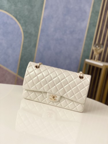 Handbag   Chanel  size  25  cm