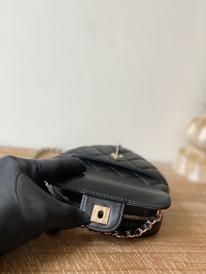  Handbag Chanel 81203  size  12×13×5.5 cm