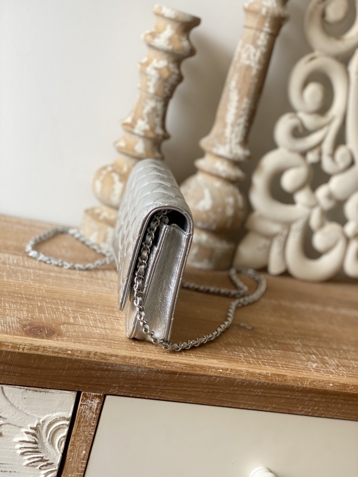  Handbag   Chanel  0250  size  19 cm