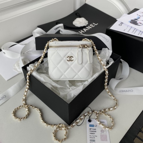  Handbag  Chanel  AP1340  size  11×8.5×7 cm  
