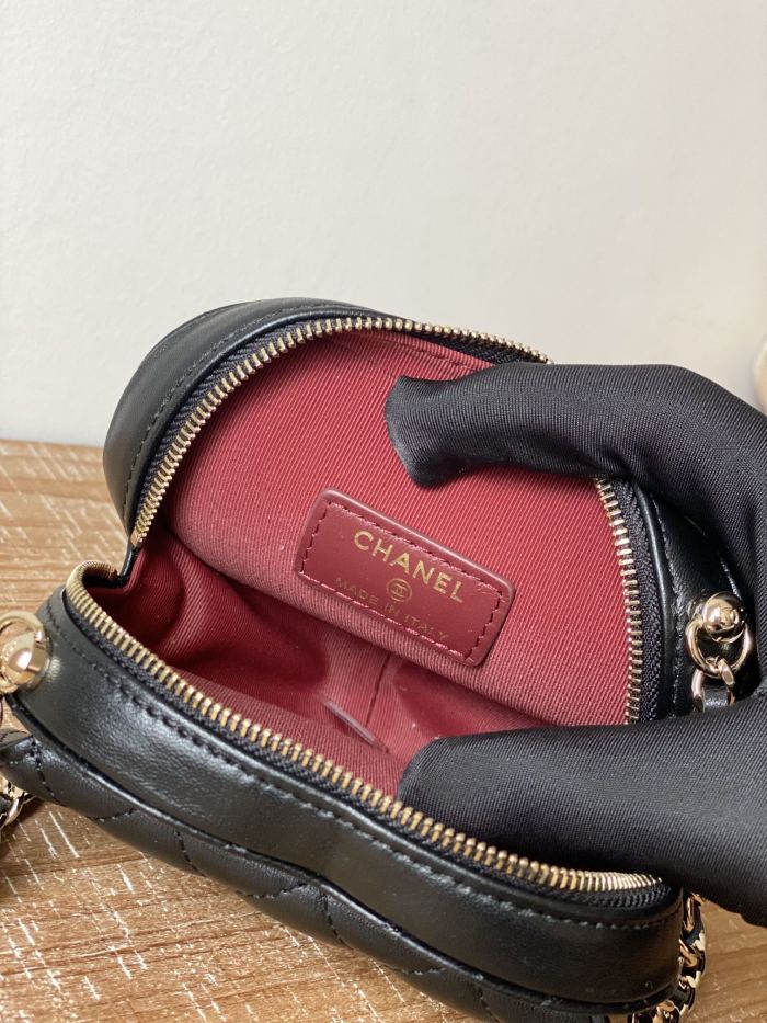  Handbag Chanel 81203  size  12×13×5.5 cm