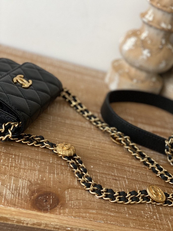  Handbag  Chanel  AP81205  size 9*12.3*3.2 cm