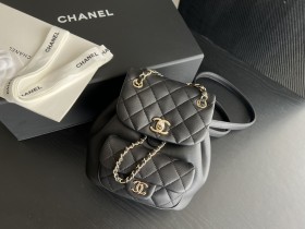  Handbag   Chanel  2908  size  18cmx18cmx12 cm