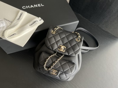  Handbag   Chanel  2908  size  18cmx18cmx12 cm