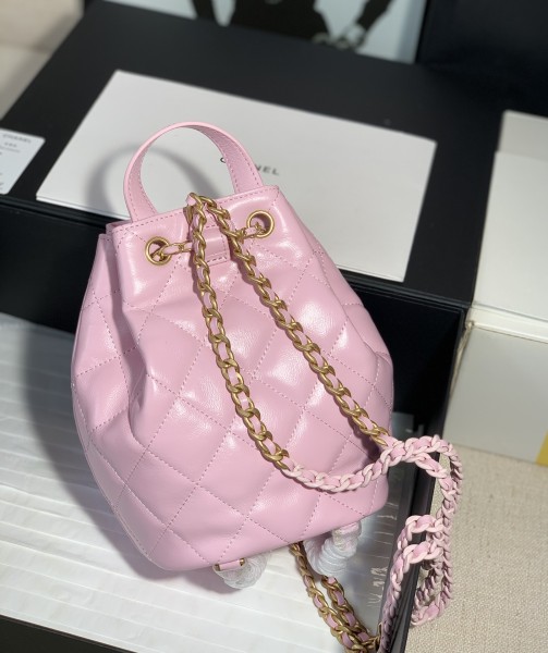  Handbag   Chanel  size  13*19 cm