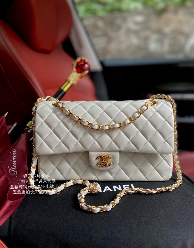  Handbag  Chanel A01112  size 25.5*15.5*6.5 cm