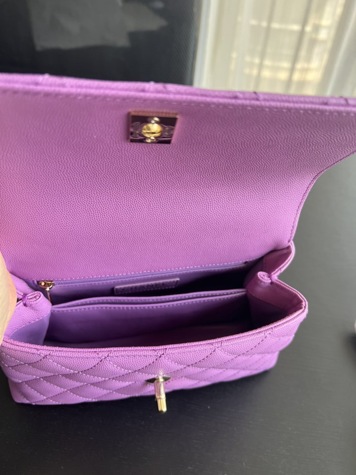  Handbag   Chanel   93925 size  24 cm 