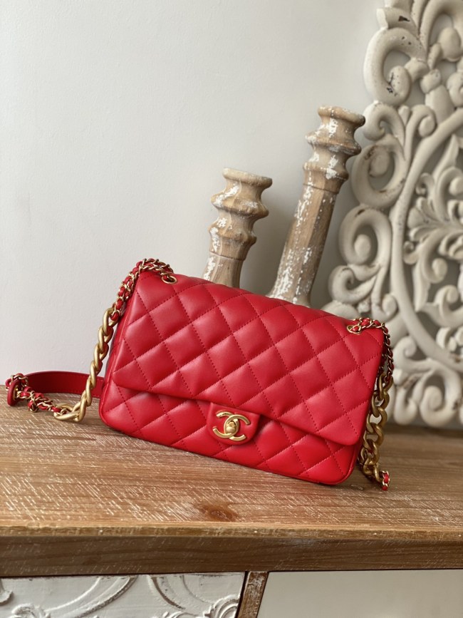  Handbag  Chanel As3110  size  25*16*6.5 cm