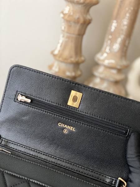 Handbag   Chanel AP81204 size  19 cm