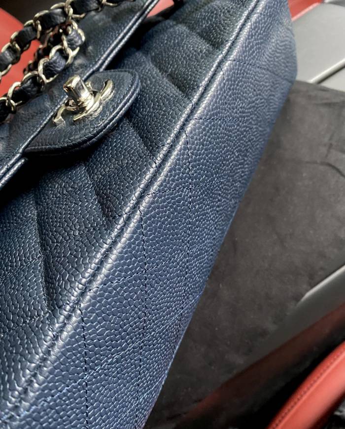  Handbag   Chanel  A01112  size  25.5*15.5*6.5  cm