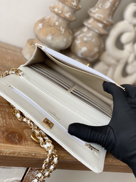  Handbag  Chanel  AP81204  size 19 cm