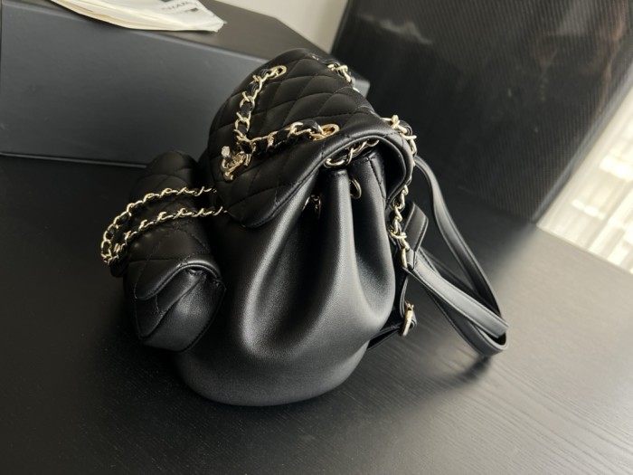  Handbag   Chanel  2908  size  18cmx18cmx12 cm