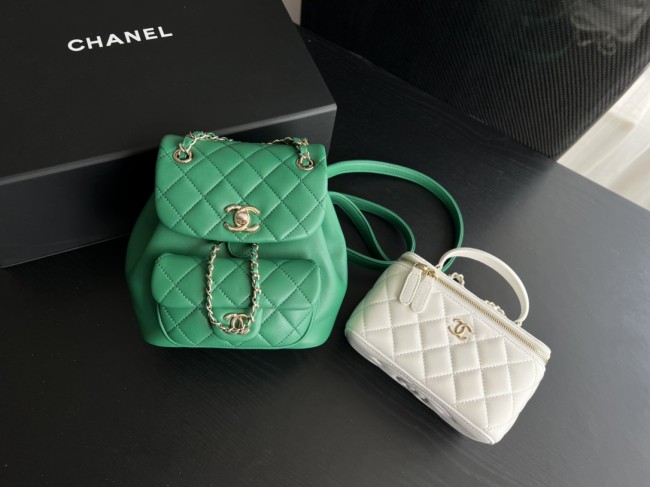  Handbag   Chanel  2908  size 18cmx18cmx12 cm