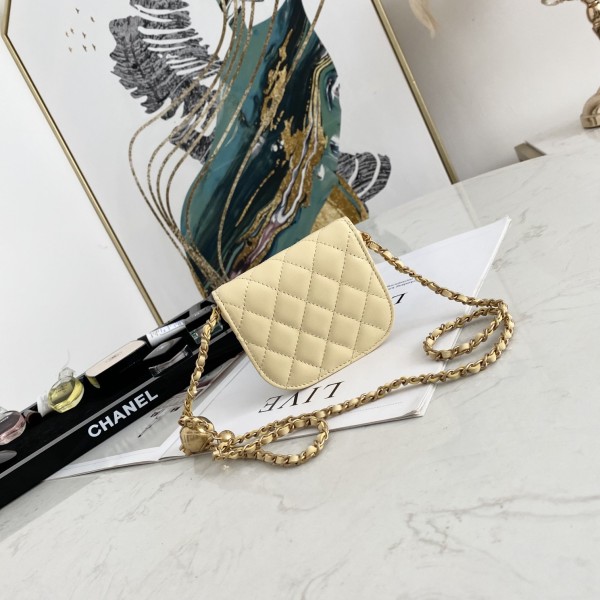 Handbag  Chanel  81462  size  9*10.5*2.5 cm