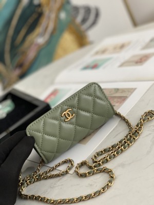  Handbag   Chanel 81135  size 12.5 9 2.5 cm