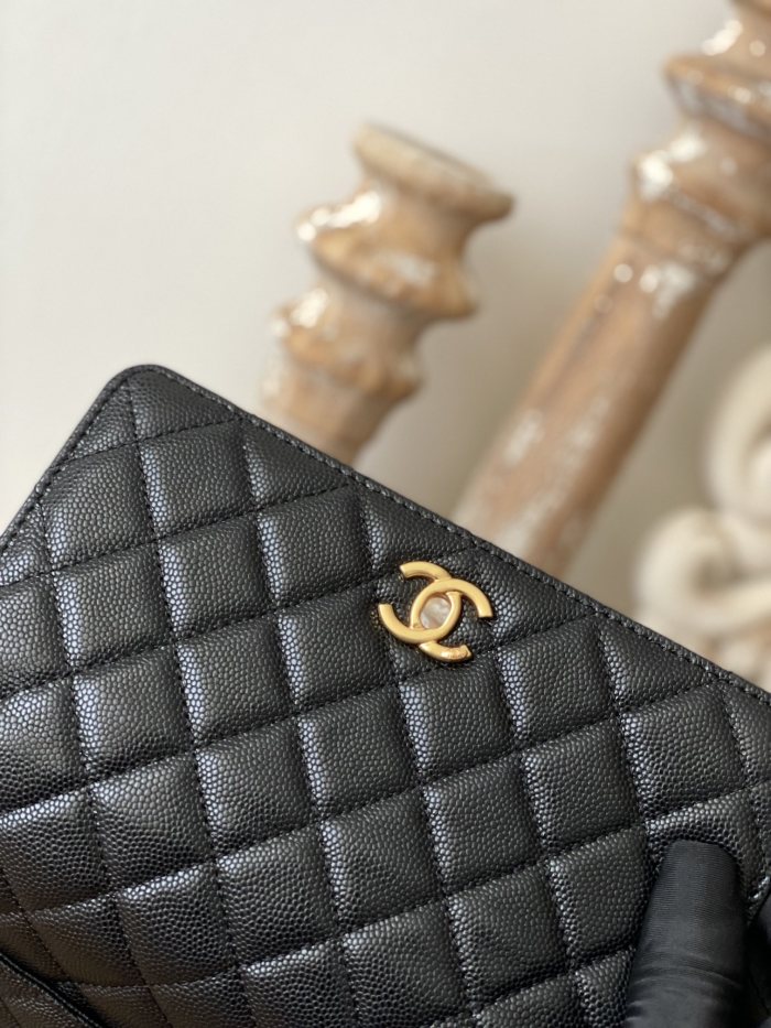 Handbag   Chanel AP81204 size  19 cm