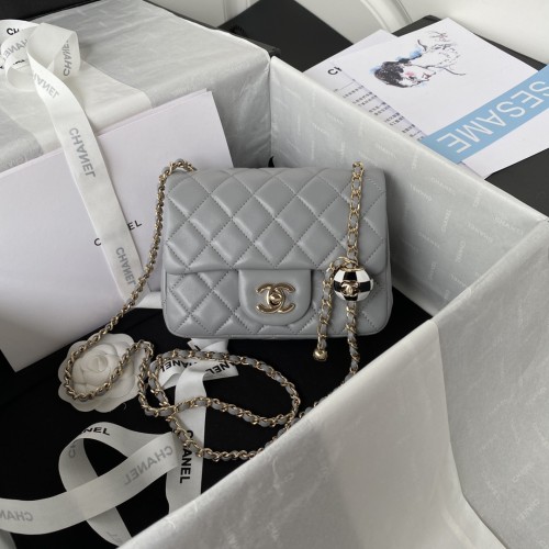  Handbag   Chanel  AS1786  size  17 cm