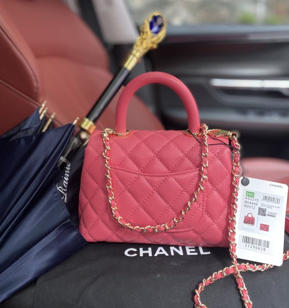  Handbag  Chanel AS2215  size 𝟏𝟑*𝟏𝟗*𝟗 𝑐𝑚