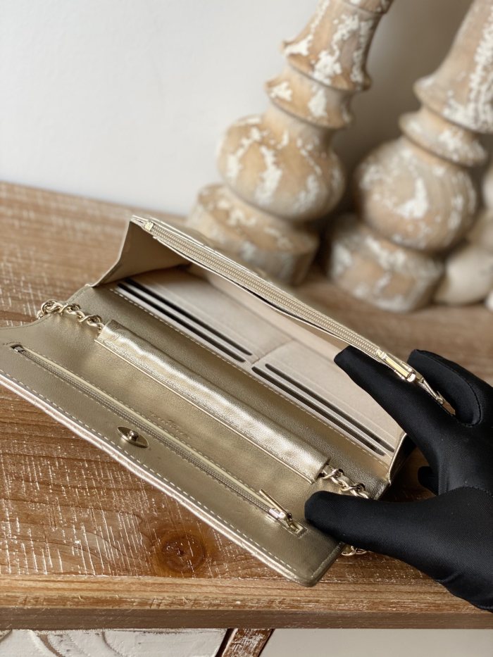  Handbag Chanel  0250  size  19 cm