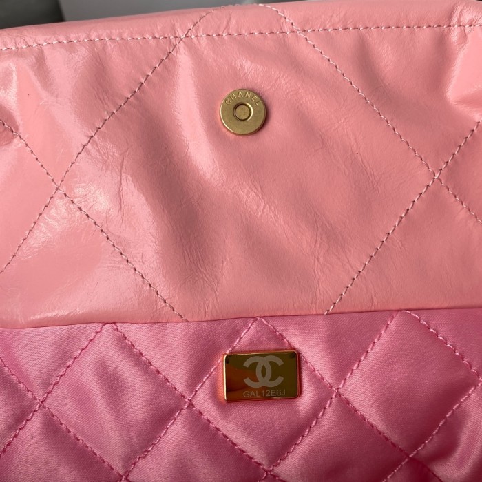  Handbag   Chanel AS3260  size  35x37x7 cm