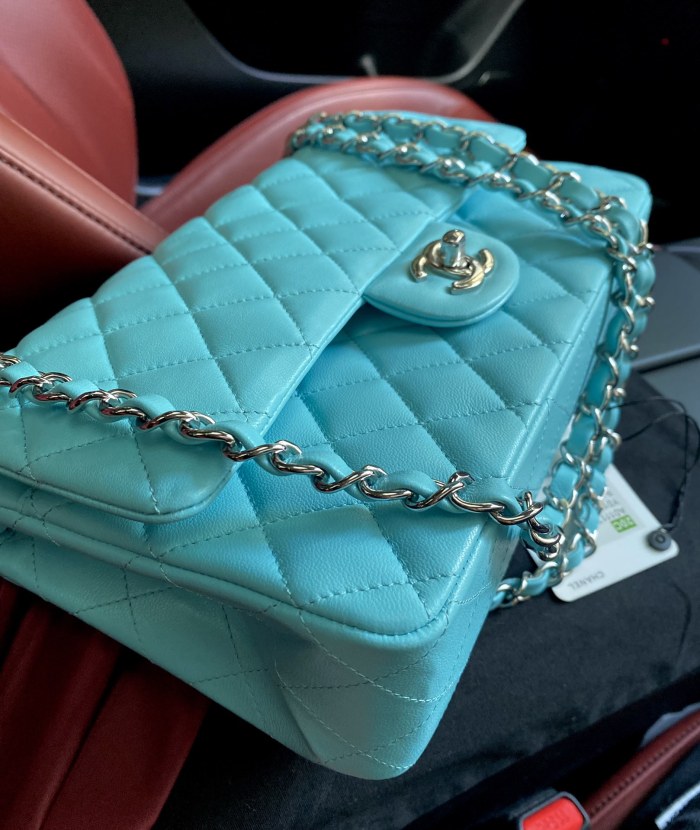  Handbag Chanel A01112  size  25.5*15.5*6.5  cm