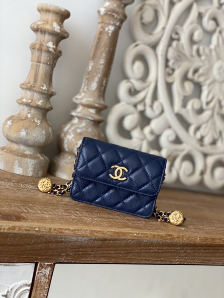  Handbag   Chanel  AP81205  size 9*12.3*3.2 cm