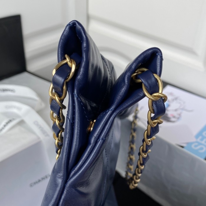  Handbag   Chanel  AS3260  size  35x37x7 cm