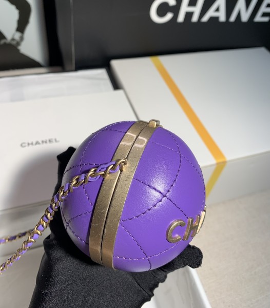  Handbag   Chanel  size 8 cm