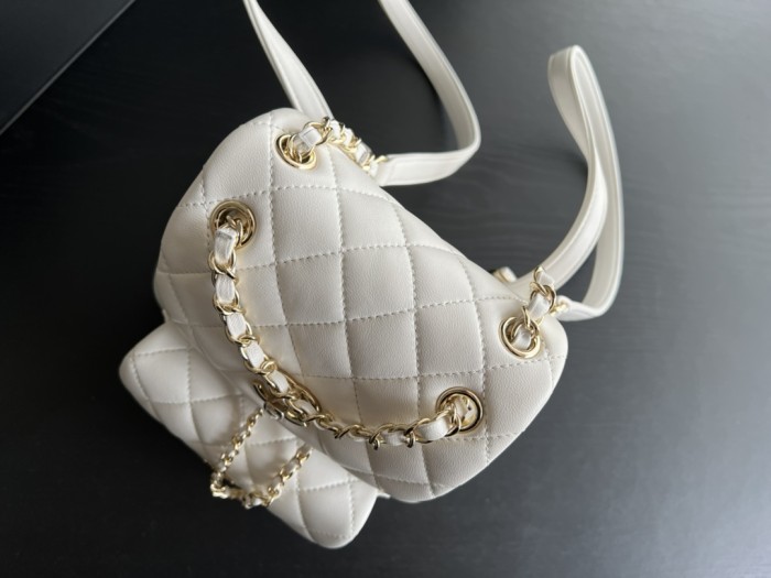  Handbag   Chanel  2908  size 18cmx18cmx12 cm