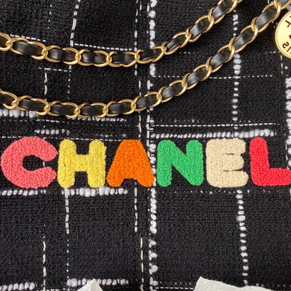  Handbag   Chanel AS3261  size  39×42×8 cm